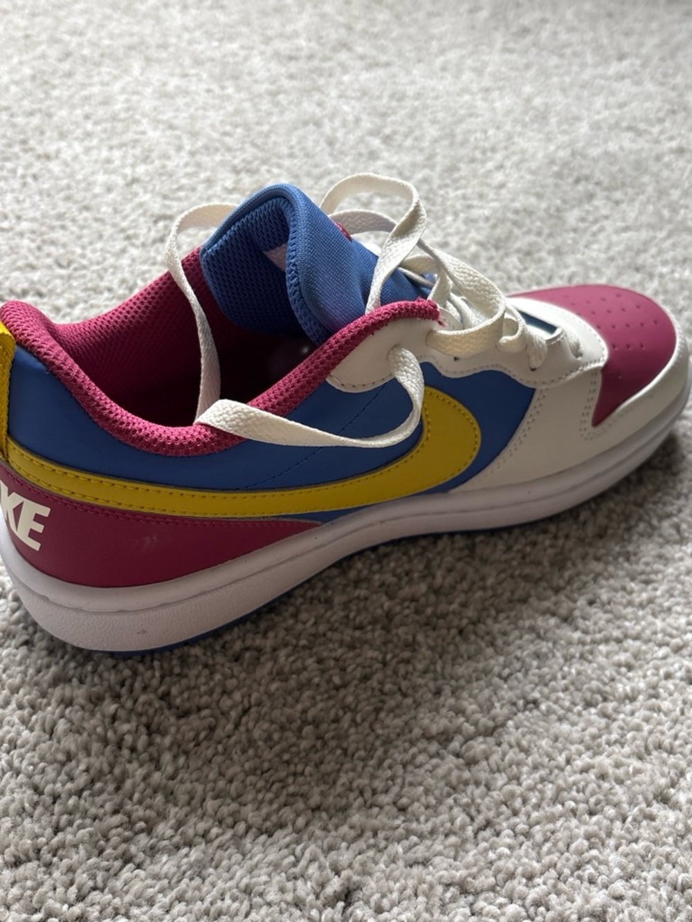 Nike W6/Y5 Multicolor Low-Top Sneaker - Pink/Blue/Yellow